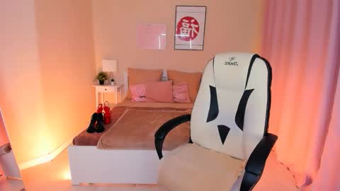 Snapshot of helenaregal chatting on 11.05.25 Helena online show from 11.05.25