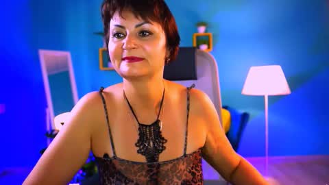 Snapshot of helenbeler chatting on 10.02.25 helenbeler online show from 10.02.25