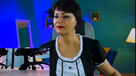 helenbeler online show from 11.30.25