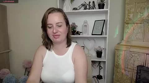 Snapshot of helenbrais chatting on 10.08.25 Helen online show from 10.08.25