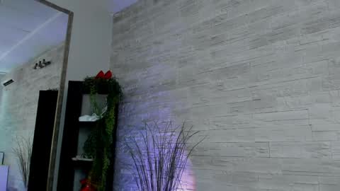 Snapshot of helenceccile chatting on 04.11.26 Helen online show from 04.11.26