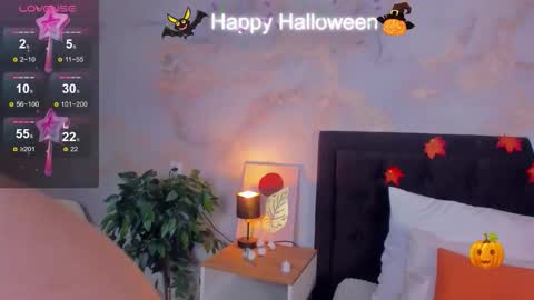 helendanvers online show from 10.31.25