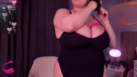 helendanvers online show from 11.19.25