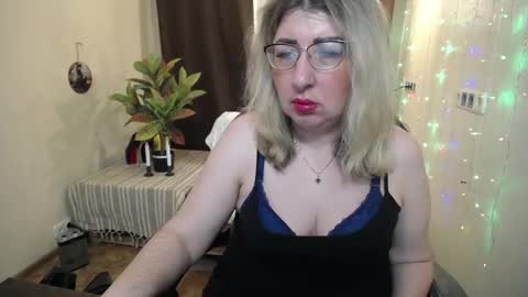 helenenigma online show from 01.28.25