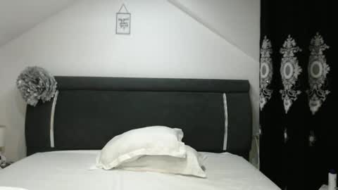 Snapshot of helenhelly chatting on 01.09.25 helenhelly online show from 01.09.25