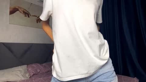 Snapshot of helenjoyne chatting on 10.02.25 Chloe online show from 10.02.25