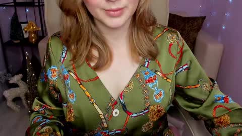 Snapshot of helens_lov chatting on 12.19.24 Helen online show from 12.19.24