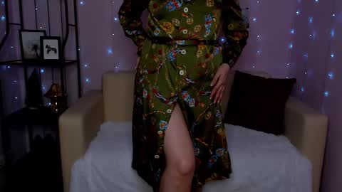 Snapshot of helens_lov chatting on 01.11.25 Helen online show from 01.11.25