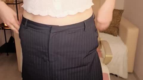 Snapshot of helens_lov chatting on 09.25.25 Helen online show from 09.25.25