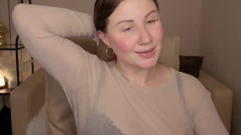 Snapshot of helens_lov chatting on 10.29.25 Helen online show from 10.29.25