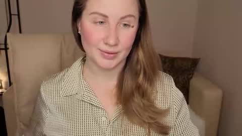 Snapshot of helens_lov chatting on 11.04.25 Helen online show from 11.04.25