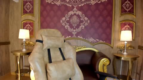 Snapshot of helenstanfordd chatting on 09.18.25 Helen or Hells online show from 09.18.25