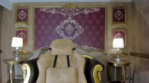 Snapshot of helenstanfordd chatting on 09.19.25 Helen or Hells online show from 09.19.25