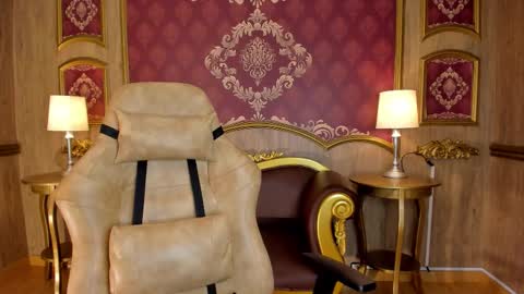 Snapshot of helenstanfordd chatting on 09.24.25 Helen or Hells online show from 09.24.25