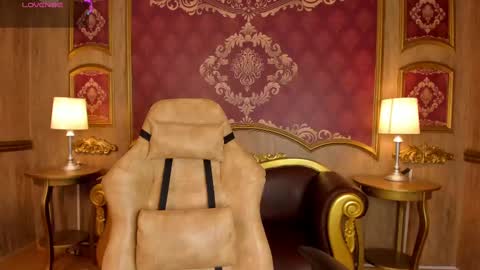 Snapshot of helenstanfordd chatting on 09.25.25 Helen or Hells online show from 09.25.25