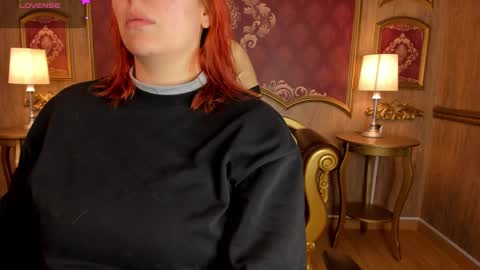 Snapshot of helenstanfordd chatting on 09.26.25 Helen or Hells online show from 09.26.25