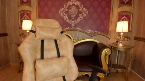 Snapshot of helenstanfordd chatting on 09.30.25 Helen or Hells online show from 09.30.25