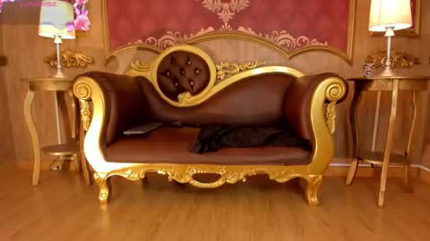 Snapshot of helenstanfordd chatting on 10.27.25 Helen or Hells online show from 10.27.25