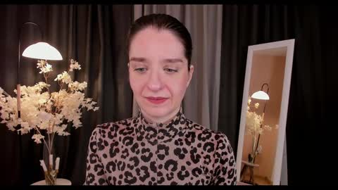 Helen online show from 02.08.25