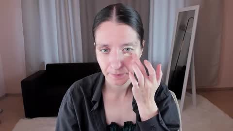 Helen online show from 09.24.25