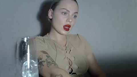 helga_now online show from 10.04.25