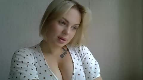helga_now online show from 10.14.25