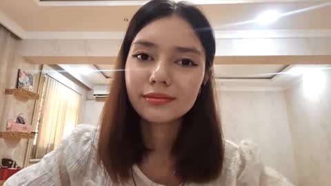 Snapshot of helgakraszewski chatting on 09.19.25 Alice online show from 09.19.25