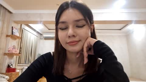 Snapshot of helgakraszewski chatting on 09.27.25 Alice online show from 09.27.25