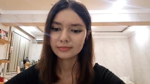 Snapshot of helgakraszewski chatting on 10.21.25 Alice online show from 10.21.25