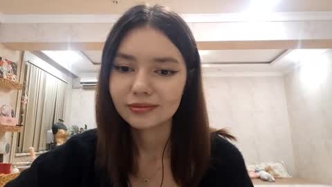 Snapshot of helgakraszewski chatting on 10.23.25 Alice online show from 10.23.25