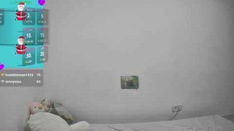 Snapshot of helia_n_amy chatting on 12.30.24 Helia Transfem and Amy online show from 12.30.24