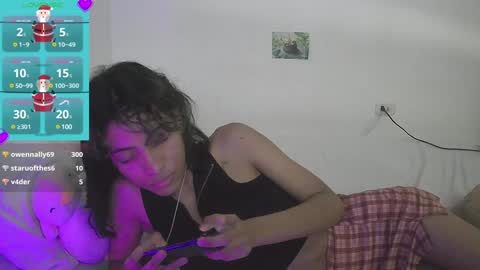 Snapshot of helia_n_amy chatting on 12.31.24 Helia Transfem and Amy online show from 12.31.24