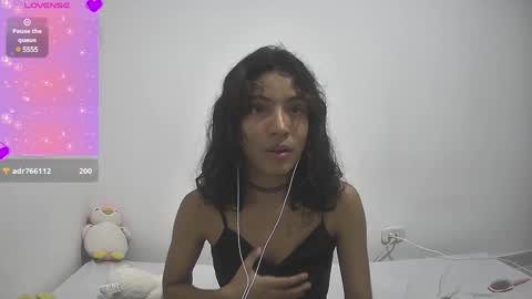 Snapshot of helia_n_amy chatting on 01.01.25 Helia Transfem and Amy online show from 01.01.25