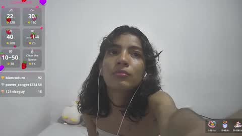 Snapshot of helia_n_amy chatting on 01.06.25 Helia Transfem and Amy online show from 01.06.25