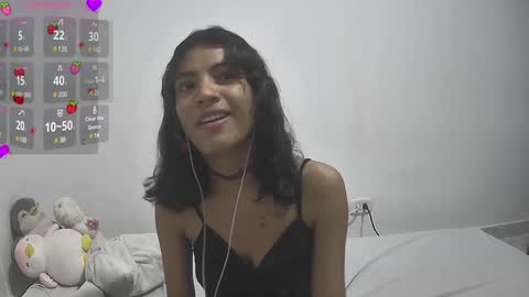 Snapshot of helia_n_amy chatting on 01.09.25 Helia Transfem and Amy online show from 01.09.25