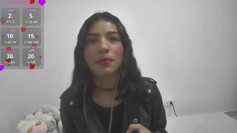 Snapshot of helia_n_amy chatting on 01.09.25 Helia Transfem and Amy online show from 01.09.25