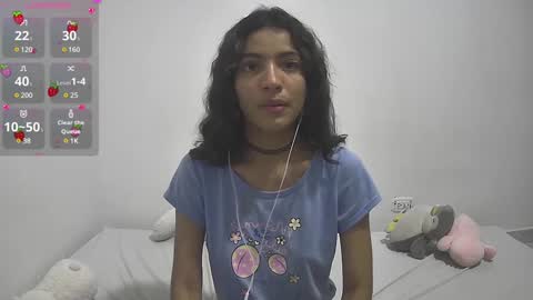 Snapshot of helia_n_amy chatting on 01.12.25 Helia Transfem and Amy online show from 01.12.25