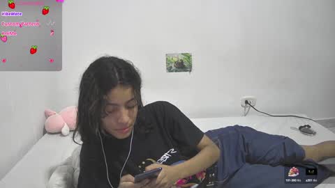 Snapshot of helia_n_amy chatting on 01.14.25 Helia Transfem and Amy online show from 01.14.25