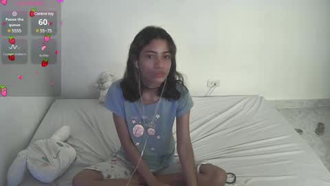 Snapshot of helia_n_amy chatting on 01.16.25 Helia Transfem and Amy online show from 01.16.25