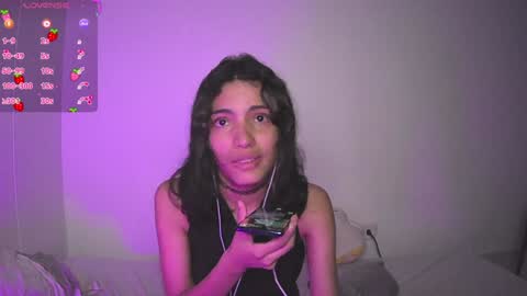 Snapshot of helia_n_amy chatting on 01.19.25 Helia Transfem and Amy online show from 01.19.25