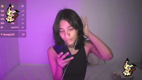 Snapshot of helia_n_amy chatting on 01.21.25 Helia Transfem and Amy online show from 01.21.25