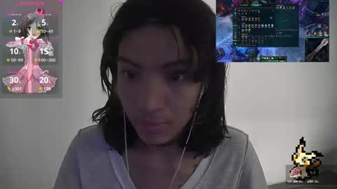 Snapshot of helia_n_amy chatting on 02.09.25 Helia Transfem and Amy online show from 02.09.25