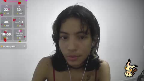 Snapshot of helia_n_amy chatting on 02.13.25 Helia Transfem and Amy online show from 02.13.25