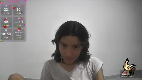 Snapshot of helia_n_amy chatting on 02.14.25 Helia Transfem and Amy online show from 02.14.25