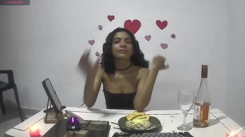 Snapshot of helia_n_amy chatting on 02.15.25 Helia Transfem and Amy online show from 02.15.25