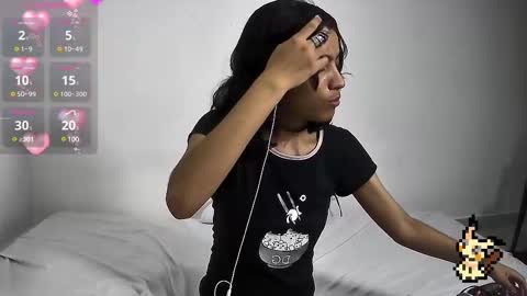 Snapshot of helia_n_amy chatting on 02.23.25 Helia Transfem and Amy online show from 02.23.25