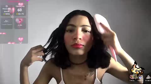 Snapshot of helia_n_amy chatting on 02.27.25 Helia Transfem and Amy online show from 02.27.25