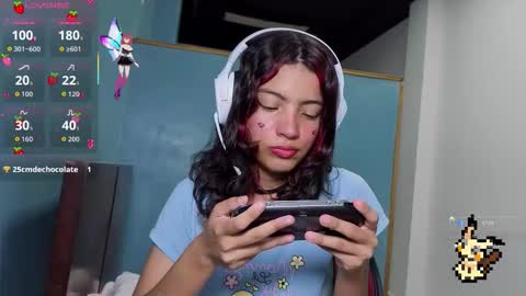 Snapshot of helia_n_amy chatting on 09.11.25 Helia Transfem and Amy online show from 09.11.25