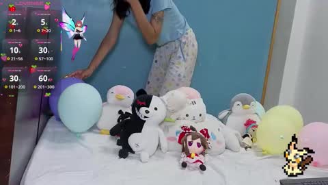 Snapshot of helia_n_amy chatting on 09.19.25 Helia Transfem and Amy online show from 09.19.25