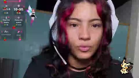 Snapshot of helia_n_amy chatting on 09.23.25 Helia Transfem and Amy online show from 09.23.25